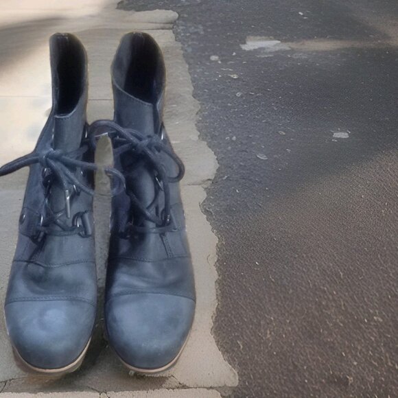 NEW Women's SOREL Addington Lace Up Waterproof Dark Fog Black Boot Sz 8.5 $275 - Picture 3 of 7